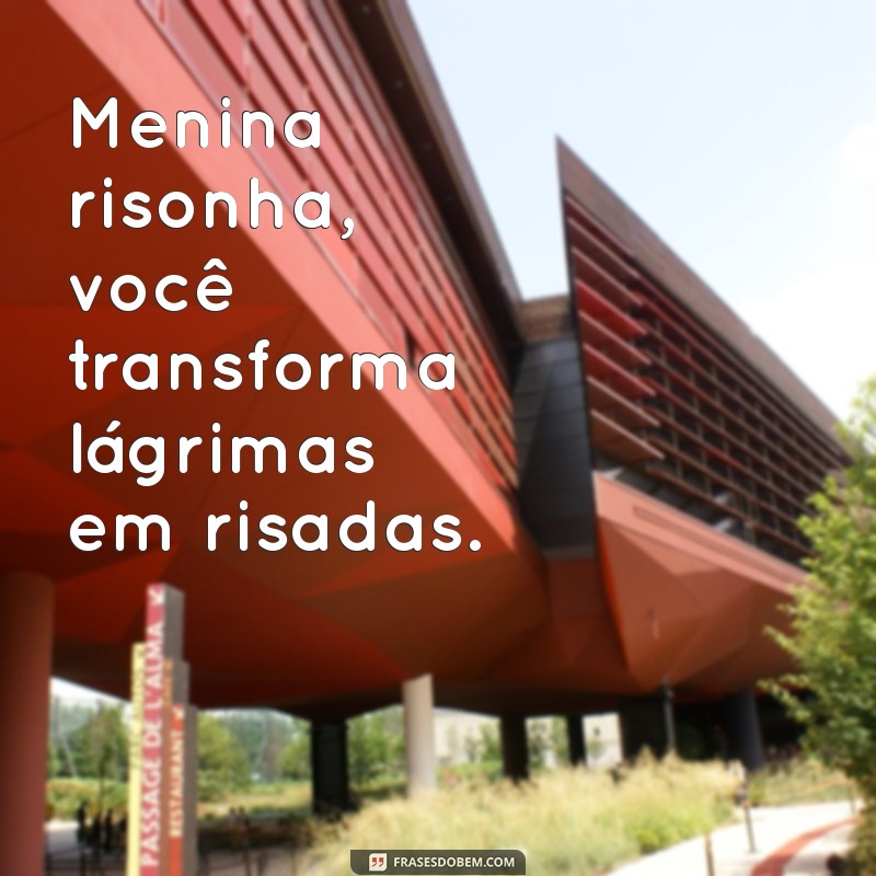 Menina Risonha: A Alegria que Transforma o Dia a Dia 