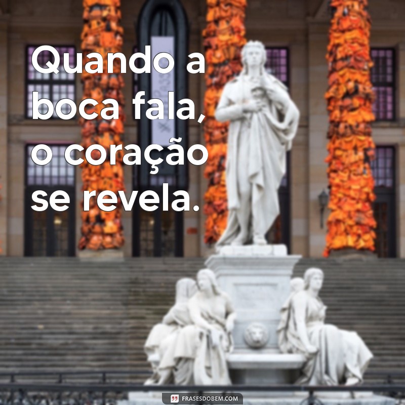 Como Identificar Mensagens de Hipocrisia Indireta em Conversas Cotidianas 