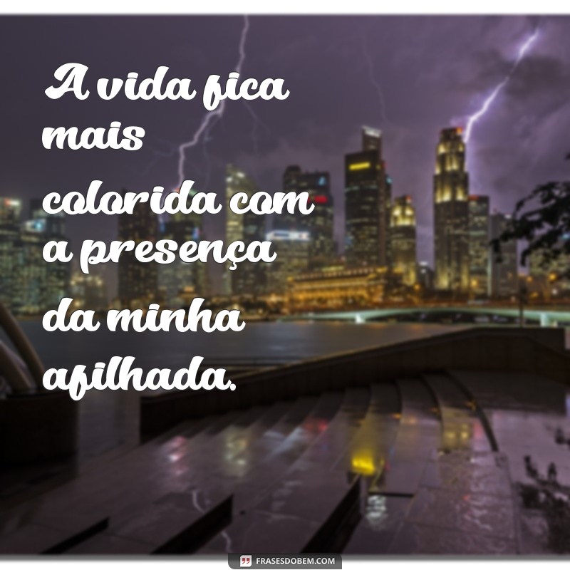 Encante-se com as melhores frases para legendar as fotos da sua afilhada 