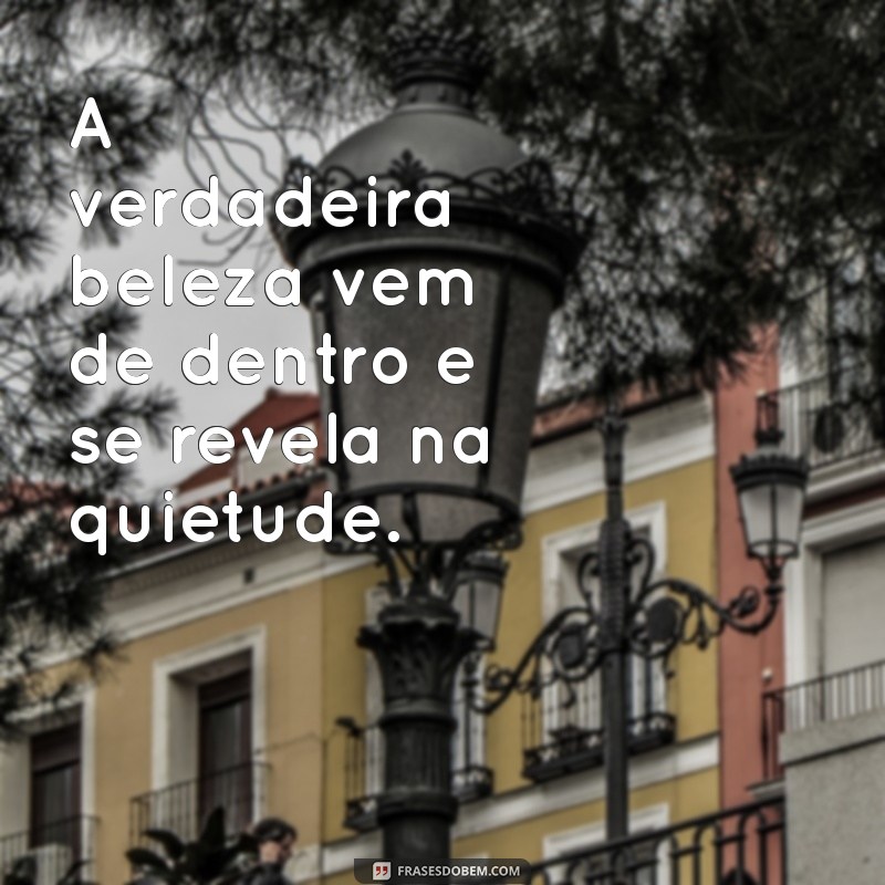 Frases Impactantes para Acompanhar Suas Fotos Sozinha: Inspire-se! 