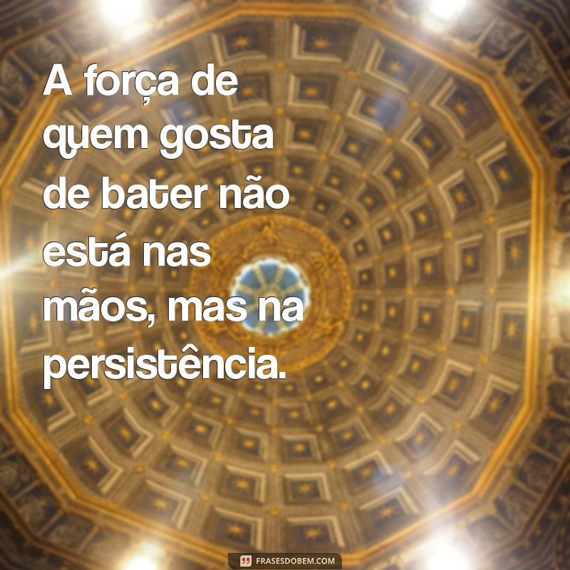 Entendendo o Comportamento de Pessoas que Agressivamente Bate: Causas e Consequências 