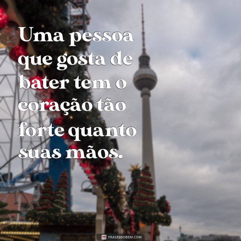 Entendendo o Comportamento de Pessoas que Agressivamente Bate: Causas e Consequências 