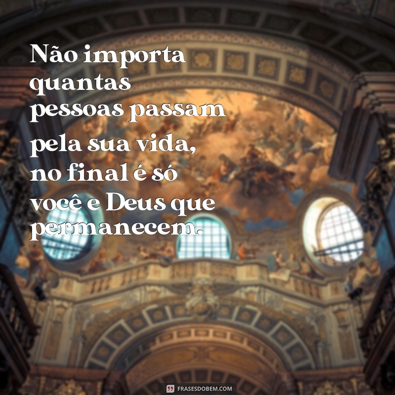 Descubra as mais inspiradoras frases sobre a conexão com Deus 