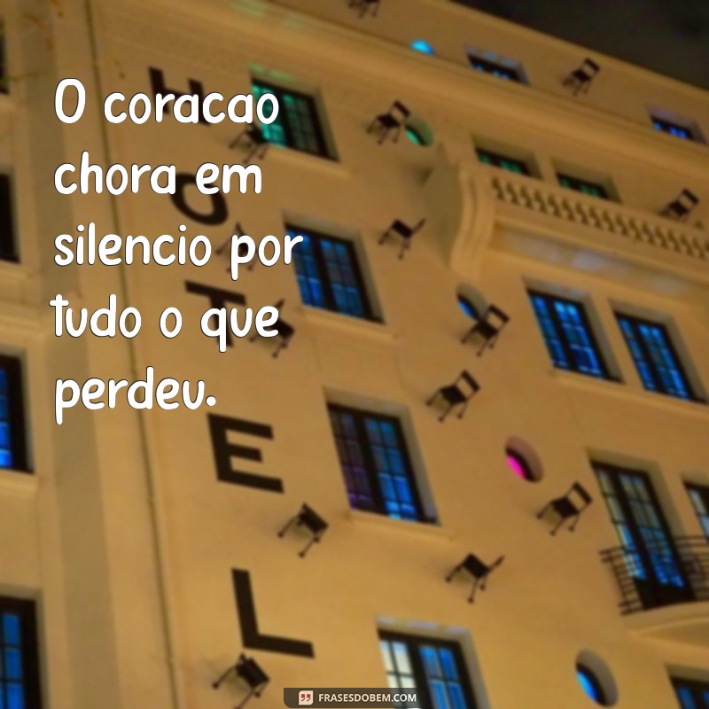 Desvendando o Nó no Peito: Causas, Sintomas e Como Superar 