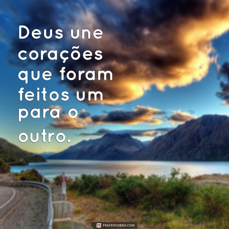 Frases Inspiradoras para Casais Abençoados por Deus: Amor e Fé em Palavras 