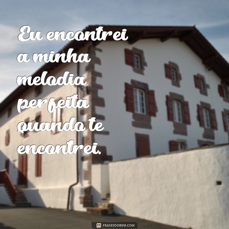 Encante seu amor com as melhores frases de músicas para namorado 