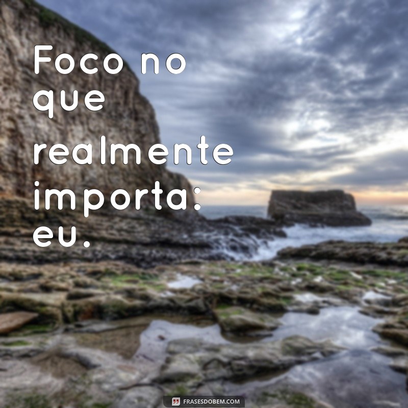 Frases Inspiradoras para Status: Reflexões para Quem Está Sozinha 