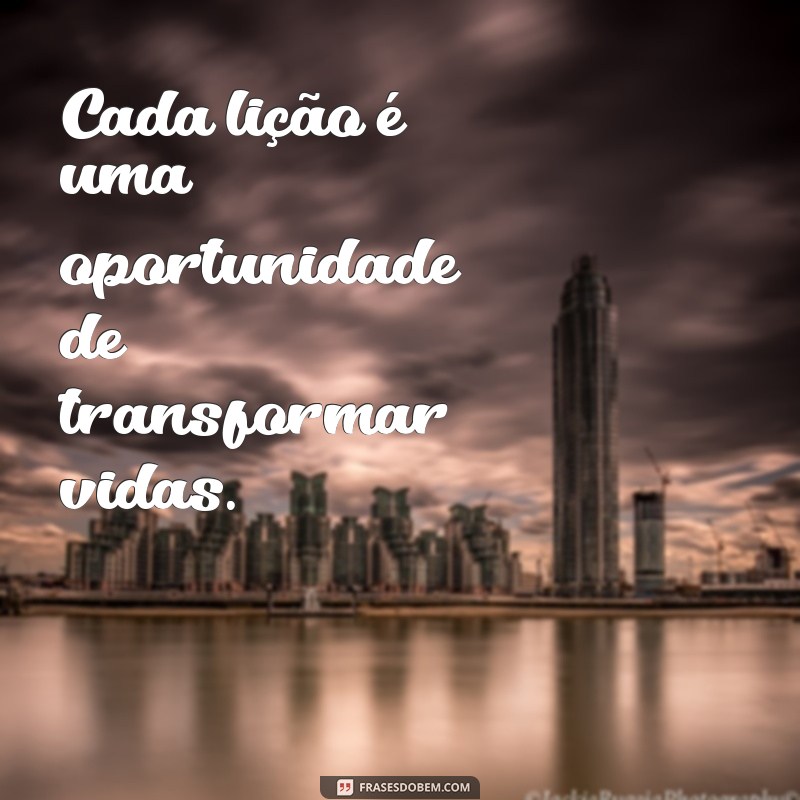 Como Celebrar o Dia do Professor: Homenagens e Frases Inspiradoras 