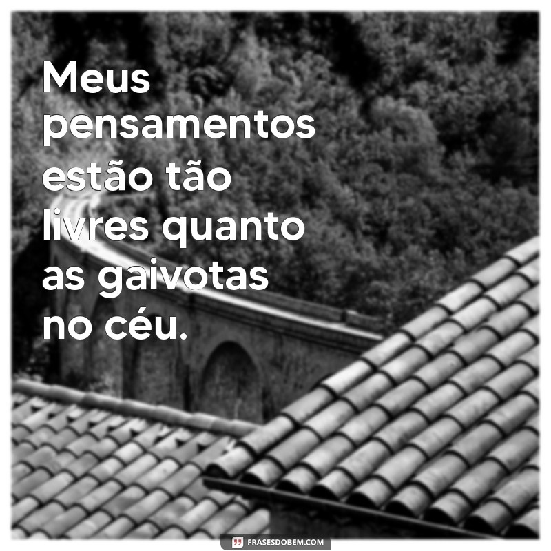 Frases Inspiradoras para Legendas de Fotos na Praia Sozinha 