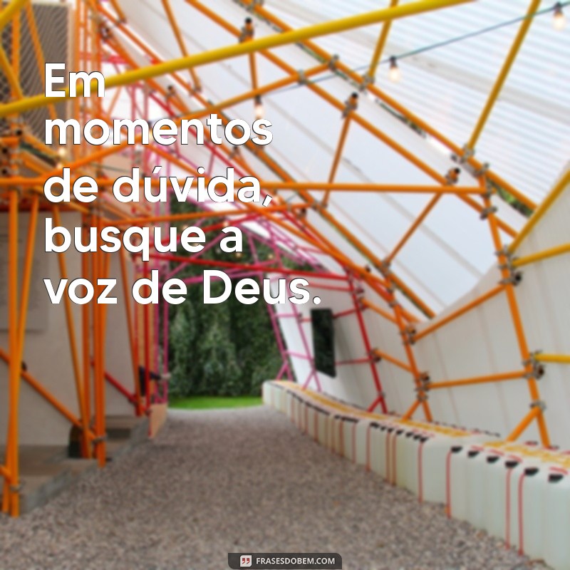 Frases Curtas sobre Deus: Inspirações para o Dia a Dia 