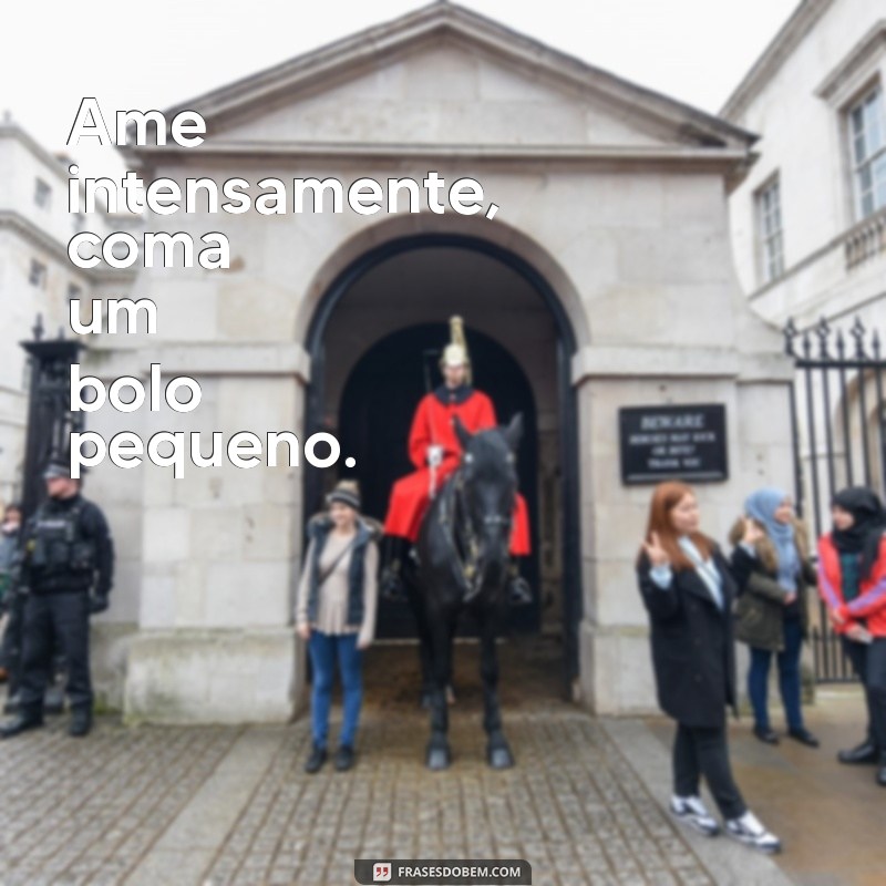 Deliciosas Ideias de Bolos Pequenos com Frases para Celebrar Momentos Especiais 