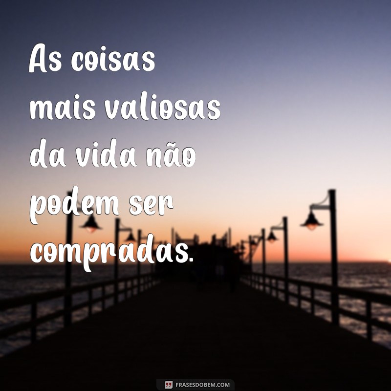 Descubra as melhores frases de Colleen Hoover para se apaixonar ainda mais por suas histórias! 