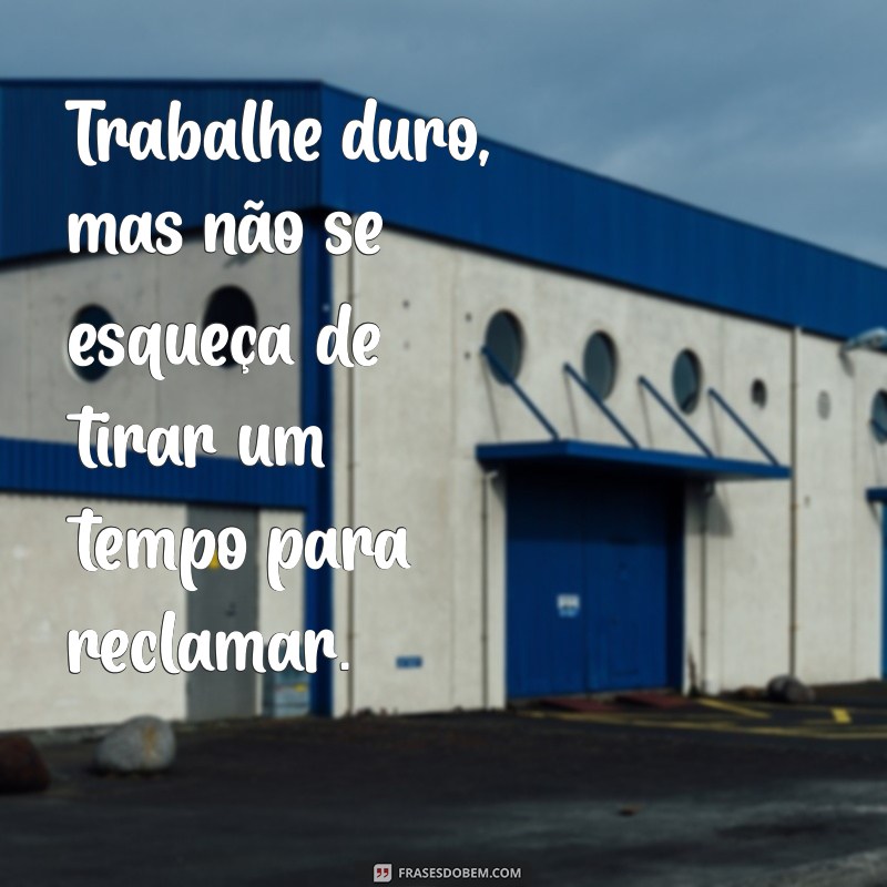 Frases Engraçadas Desmotivacionais: Ria da Vida com Humor e Ironia 