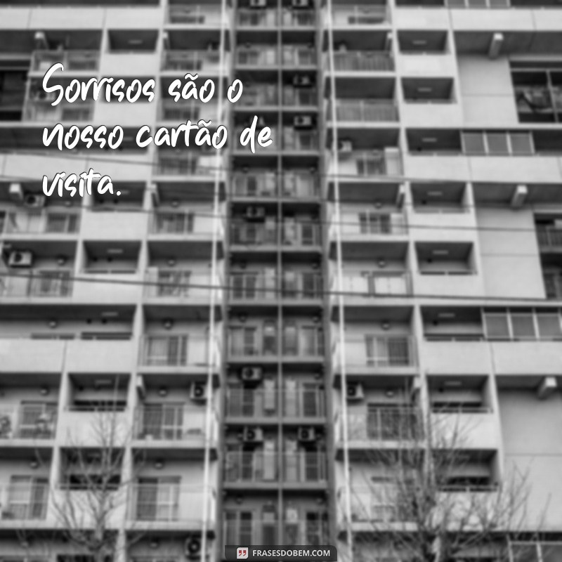 Frases Inspiradoras para Acompanhar Suas Fotos Sorrindo 