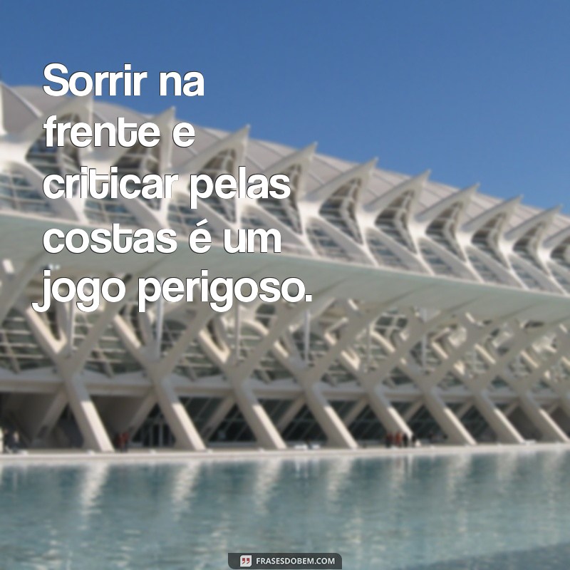 Como Identificar e Lidar com a Falsidade: Mensagens que Revelam a Verdade 