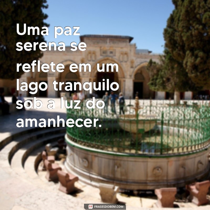 imagens espirituais lindas Uma paz serena se reflete em um lago tranquilo sob a luz do amanhecer.