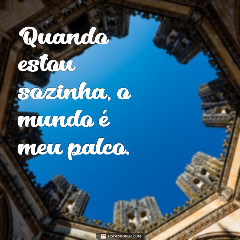 Frases Sensuais para Legendagem de Fotos Sozinha: Inspire-se e Arrase! 