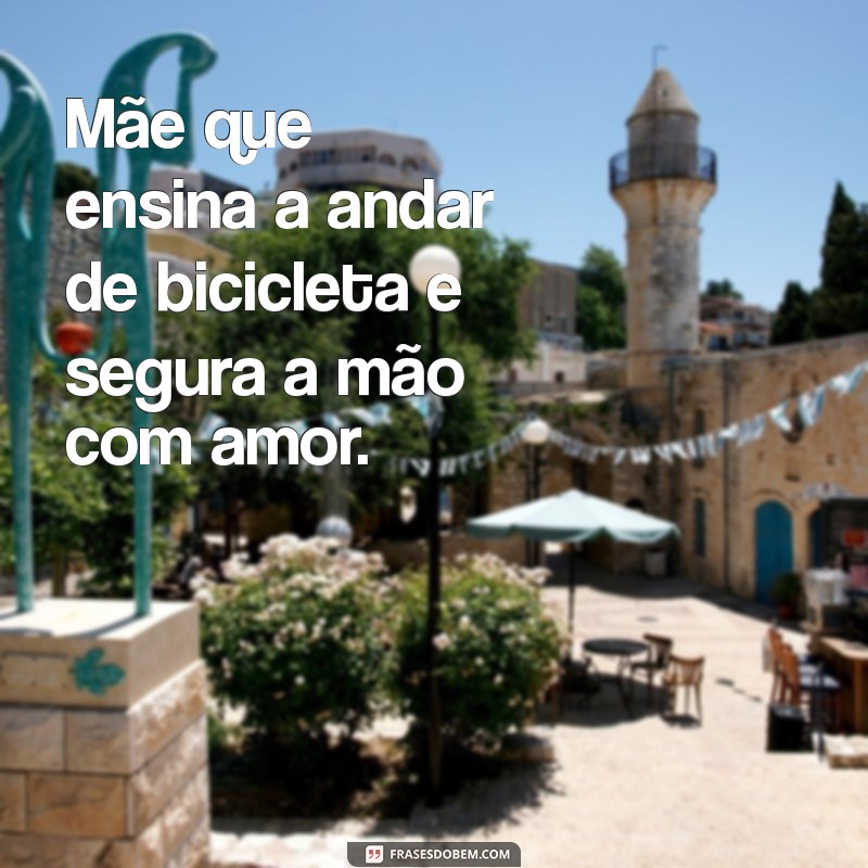 maes que sao pais Mãe que ensina a andar de bicicleta e segura a mão com amor.