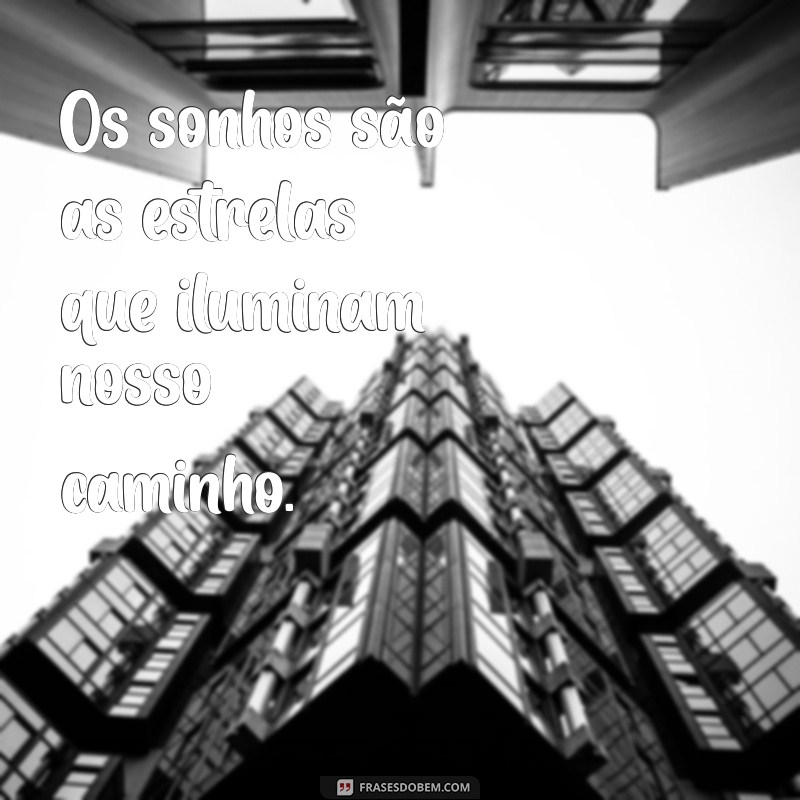 Frases Inspiradoras para Acompanhar Suas Fotos: Reflexões que Encantam 