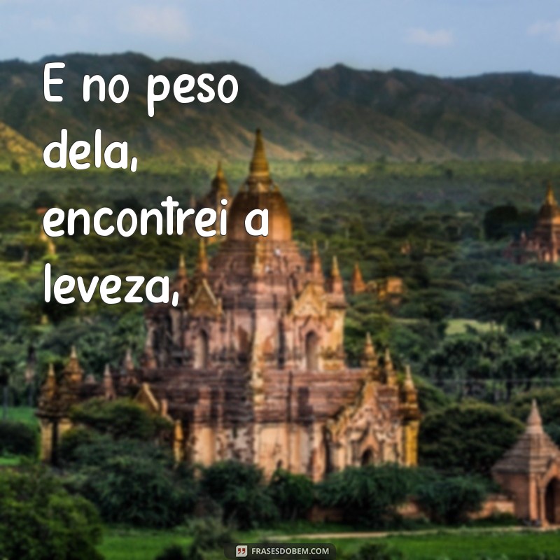 Análise do Poema Tinha uma Pedra no Meio do Caminho: Significados e Interpretações 