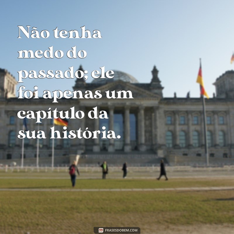 Reflexões do Passado: 20 Frases Inspiradoras sobre Retrovisores 