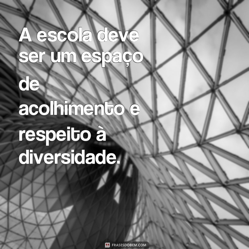 Descubra as melhores frases de Dermeval Saviani sobre educação e inspire-se! 