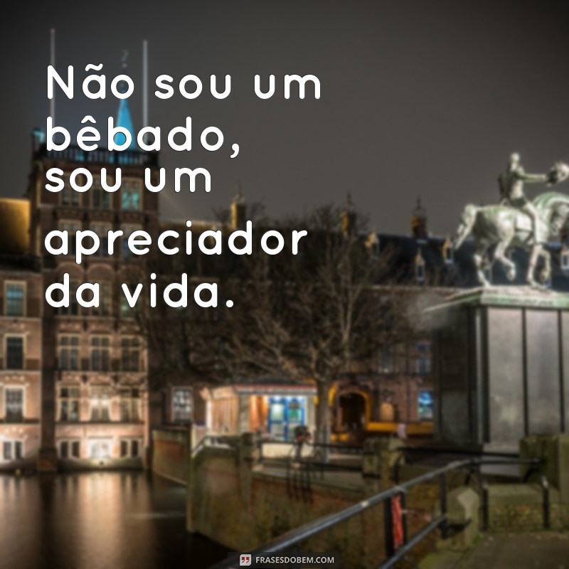 Descubra as melhores frases de cachaceiro para personalizar seus copos! 