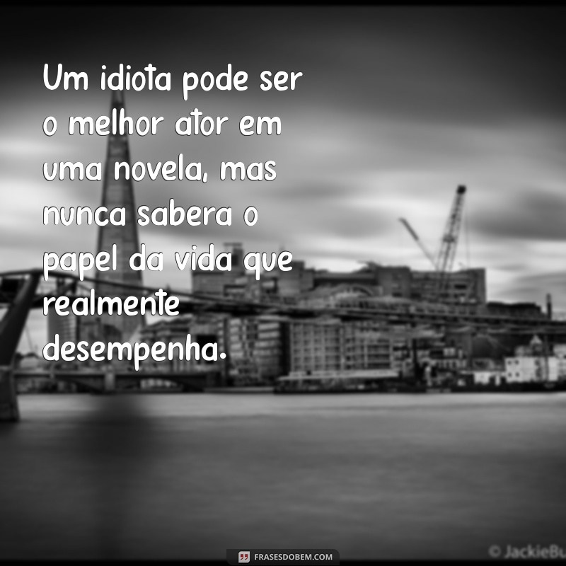 Descubra as Provocativas Frases de Nelson Rodrigues Sobre os Idiotas 