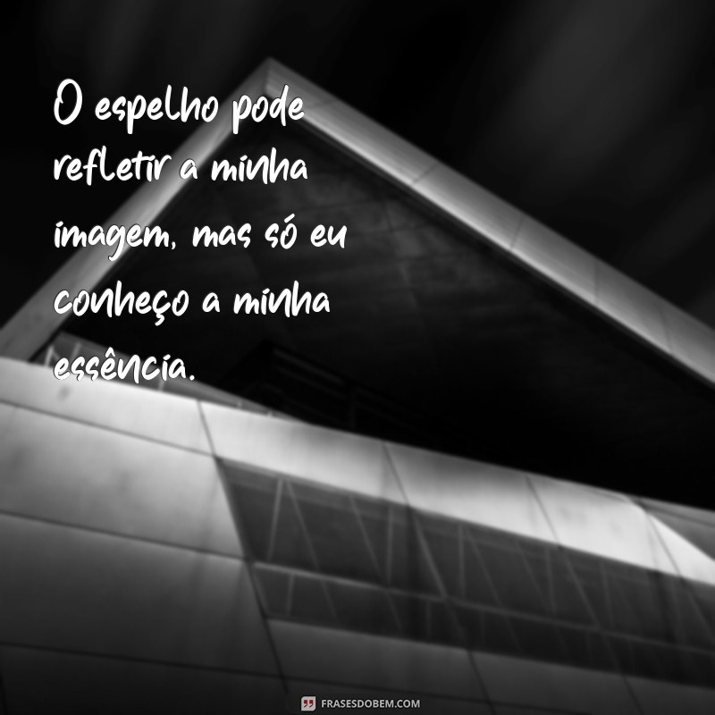 Descubra as melhores frases para arrasar nas legendas de fotos no espelho! 