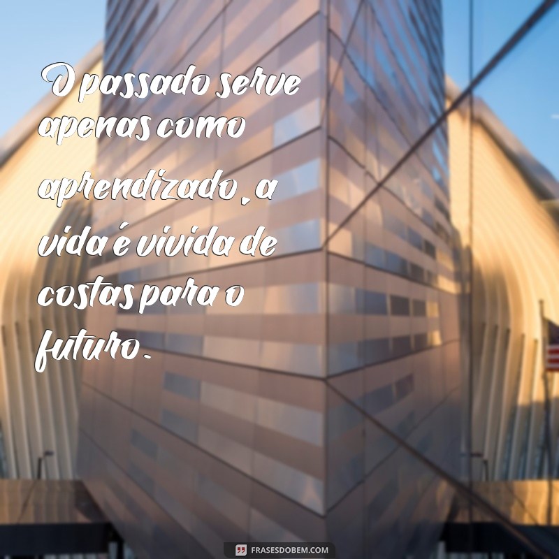 Descubra as melhores frases para legendas de fotos de costas 