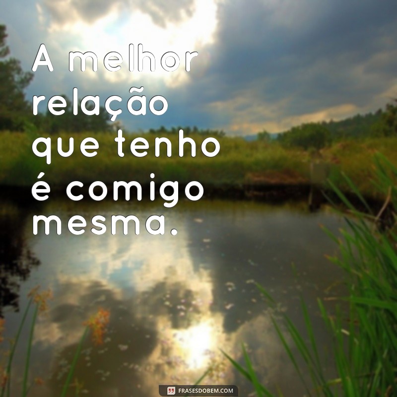 Descubra as melhores frases para arrasar na sua foto de Facebook sozinha! 