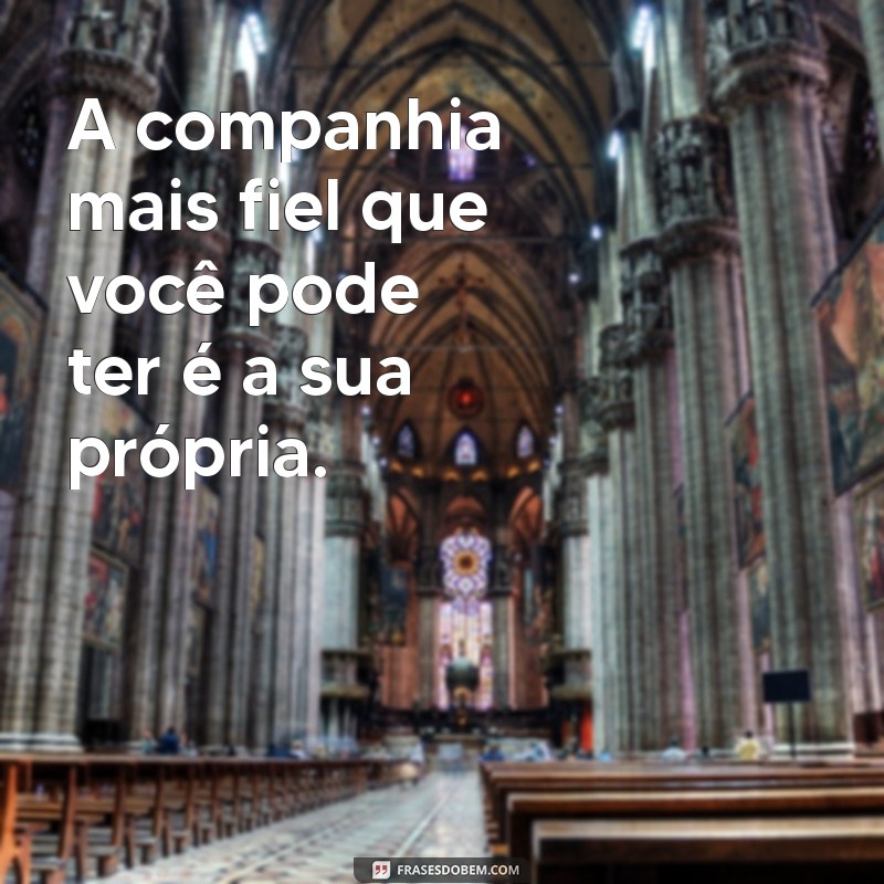 Frases Inspiradoras para Fotos Sozinha: Capture sua Essência 