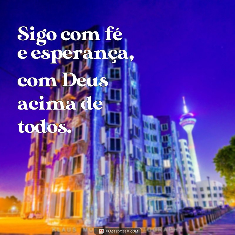 Descubra as mais poderosas frases sobre Deus: Ele está acima de tudo! 