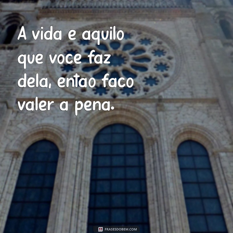 Melhores Frases para Fotos Sozinha: Inspire Seu Status 