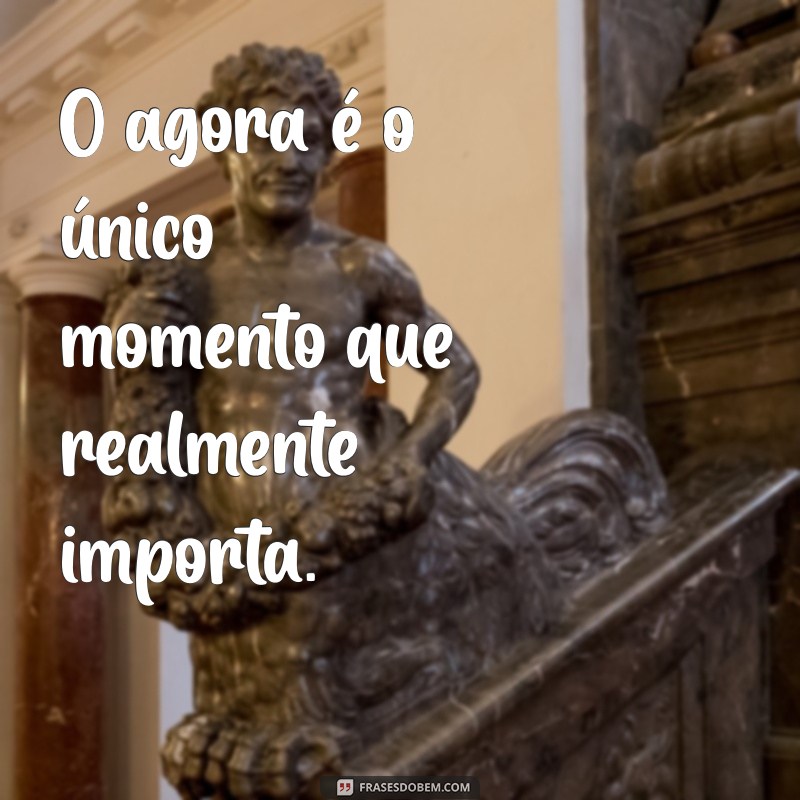 Frases de Reflexão com Cifras: Inspire-se e Reflita Profundamente 