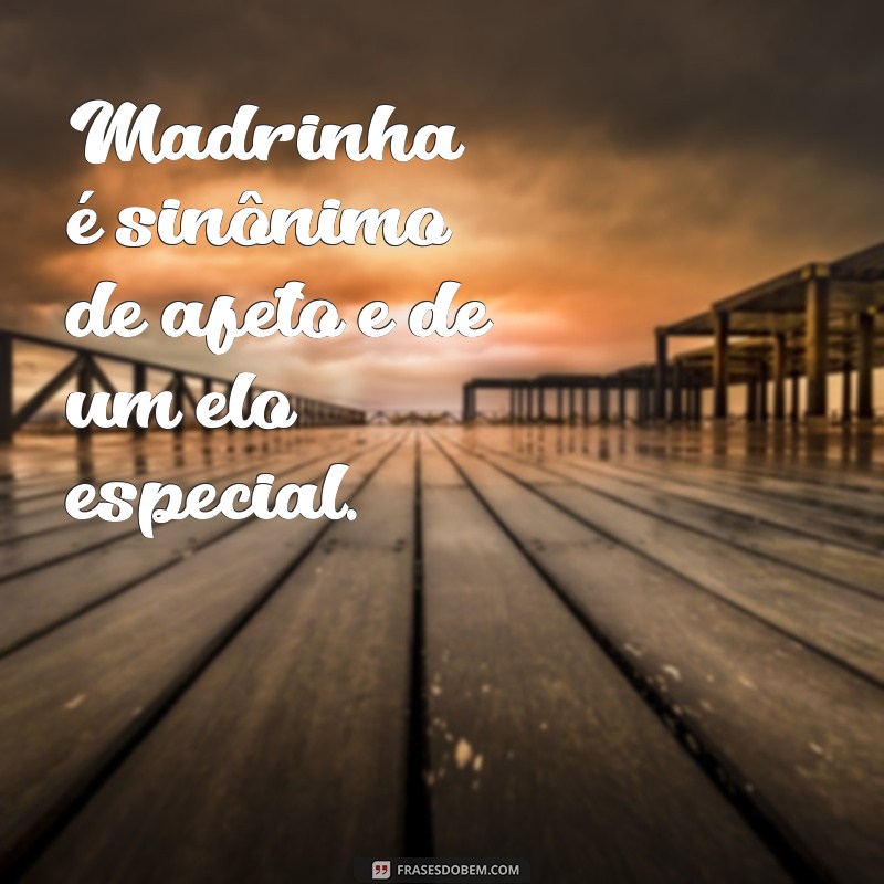 Madrinha: O Que É e Qual o Seu Papel em Casamentos e Eventos 