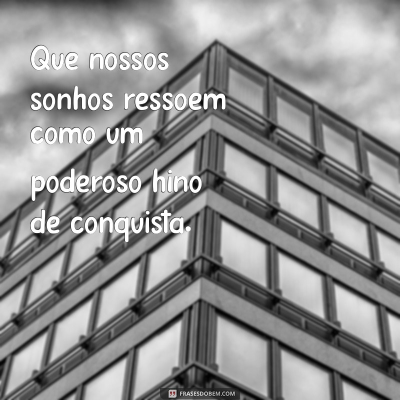 As Melhores Frases de Hinos para Transformar Seu Status nas Redes Sociais 