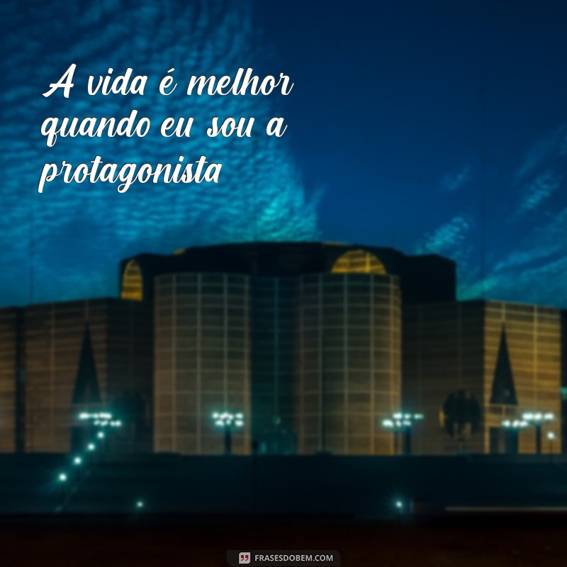 As Melhores Frases para Legendar Suas Fotos Sozinha no Instagram 