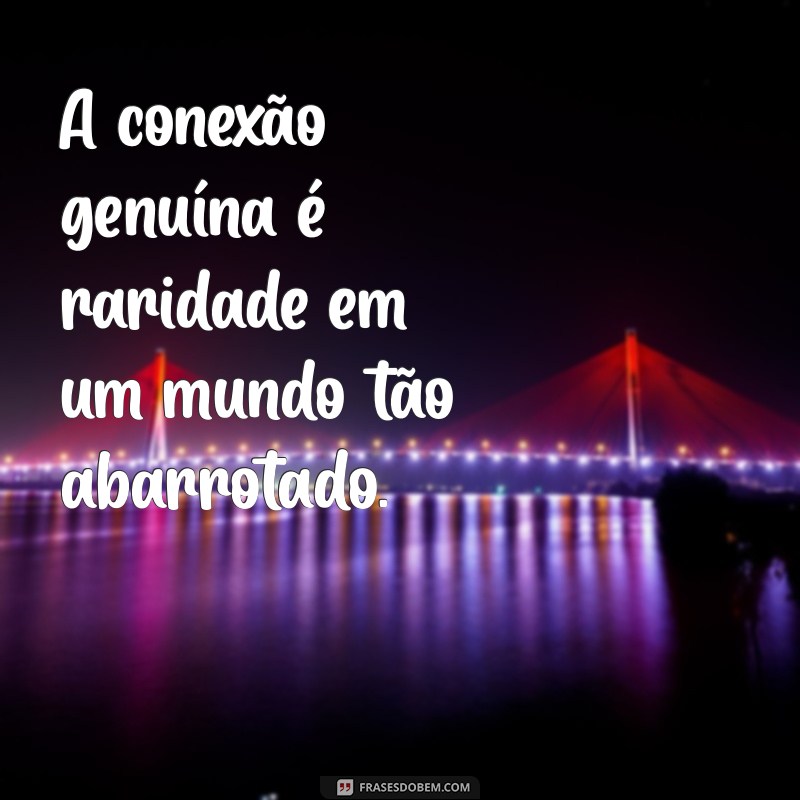 Frases Inspiradoras para Quem Se Sente Sozinha: Reflexões e Conforto 