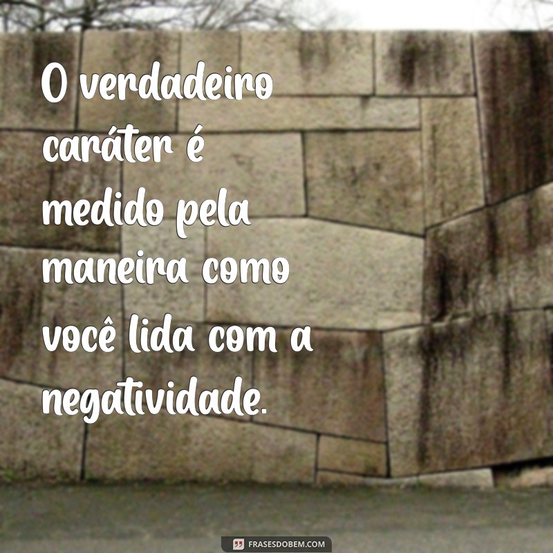 Como Lidar com Pessoas que Falam Mal dos Outros: Mensagens Inspiradoras e Reflexões 