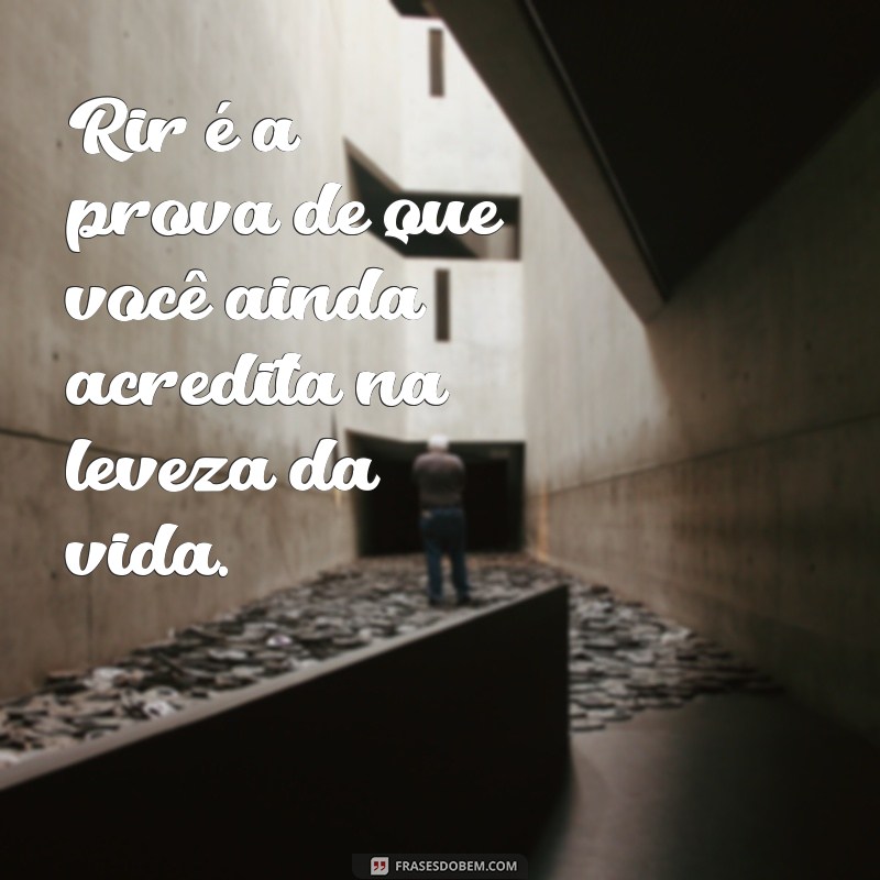 As Melhores Frases Engraçadas para Status que Vão Fazer Você Rir 