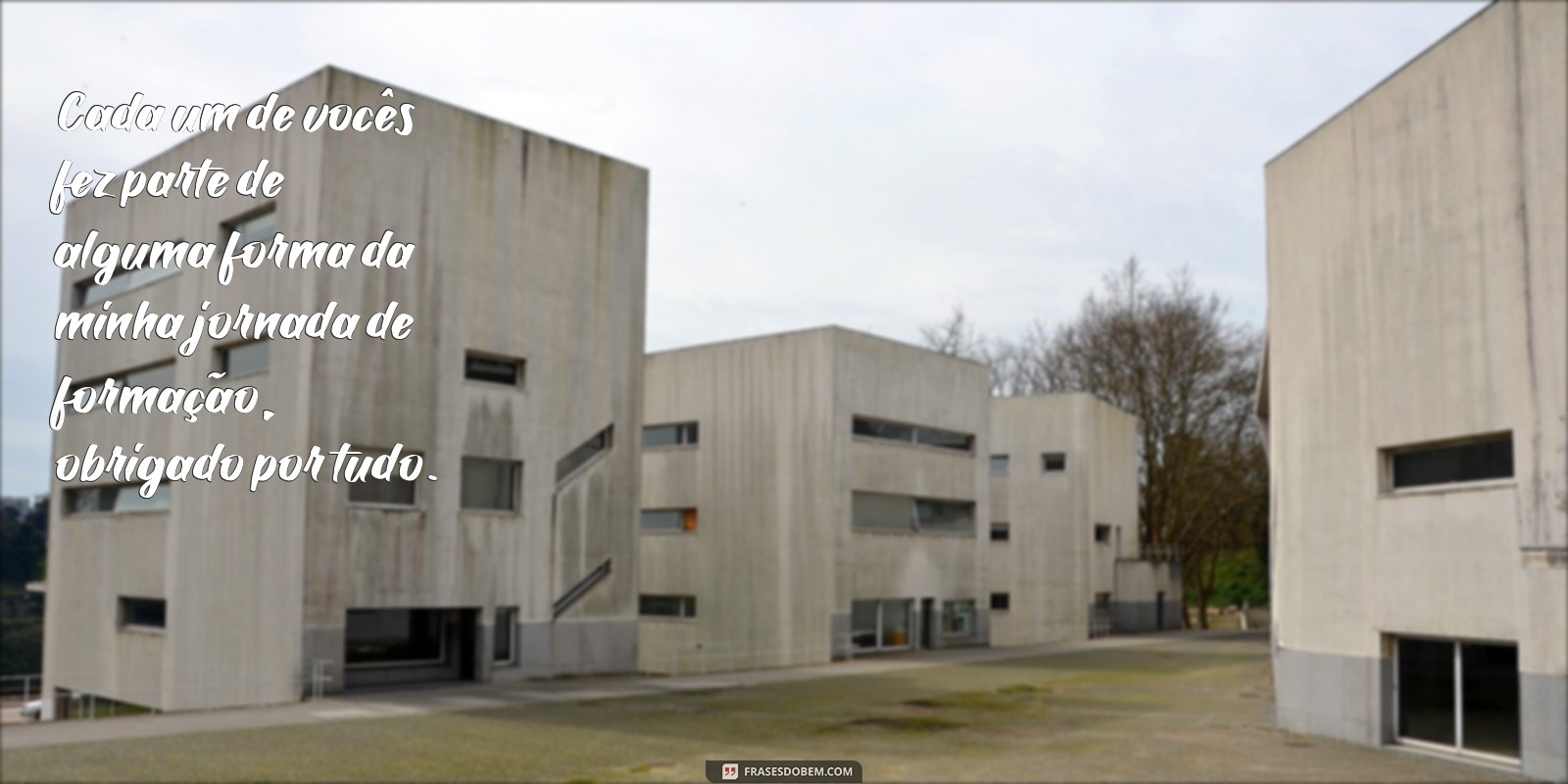 Emocione sua família com belas frases de agradecimento no convite de formatura 