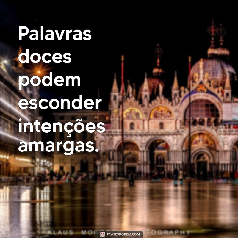 Frases Impactantes sobre Desconfiança: Aprenda a Não Confiar em Ninguém 