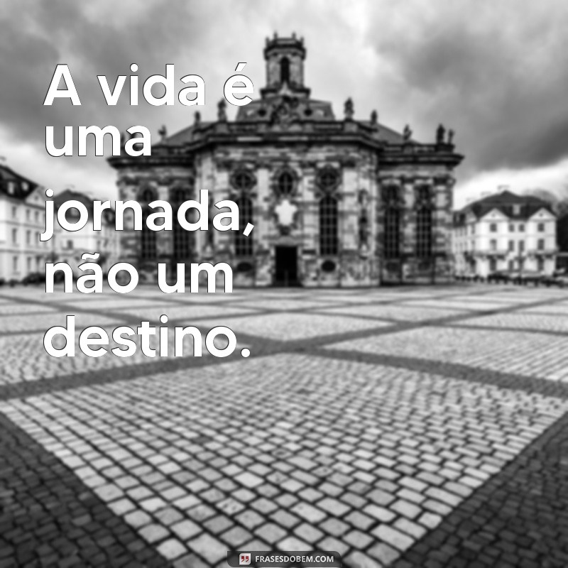 As Melhores Frases Bonitas para Legendar Suas Fotos e Encantar Seguidores 