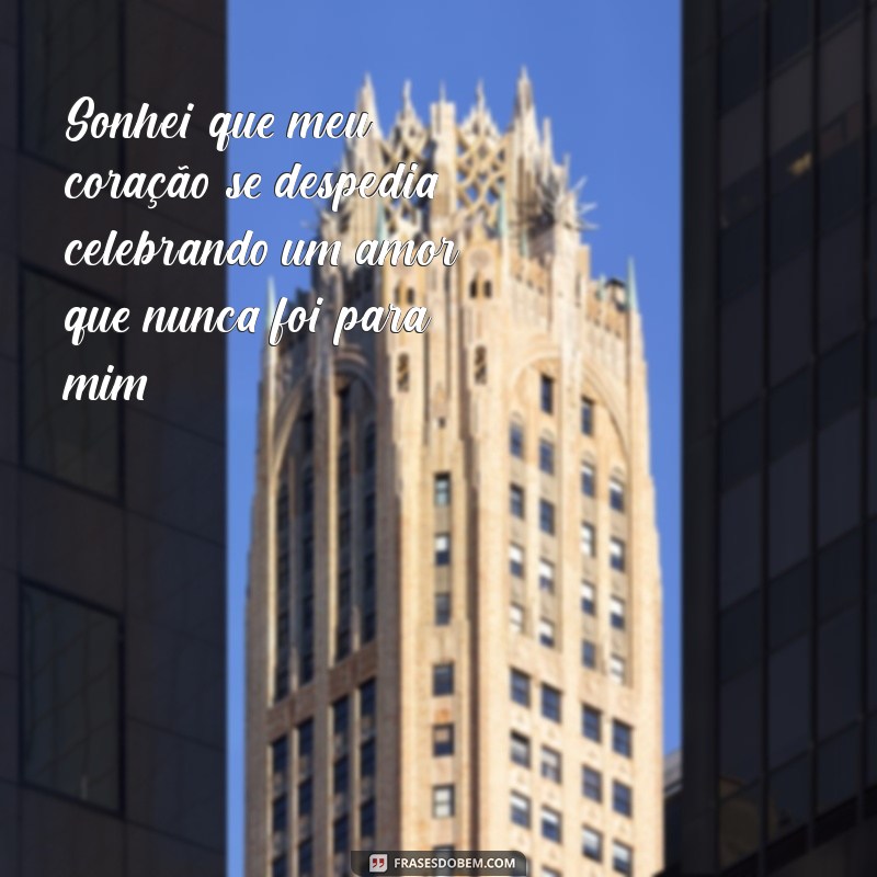 Significado de Sonhar com o Casamento da Pessoa Amada com Outra: Interpretações e Mensagens 