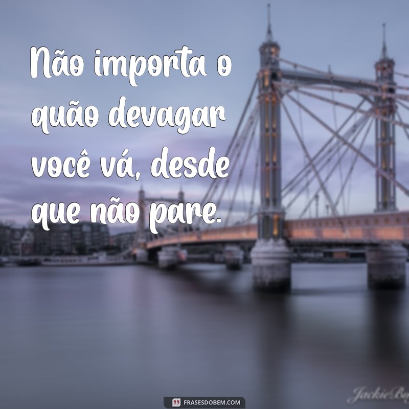 Frases Inspiradoras para Status: Melhore Seu Perfil com Pensamentos Impactantes 