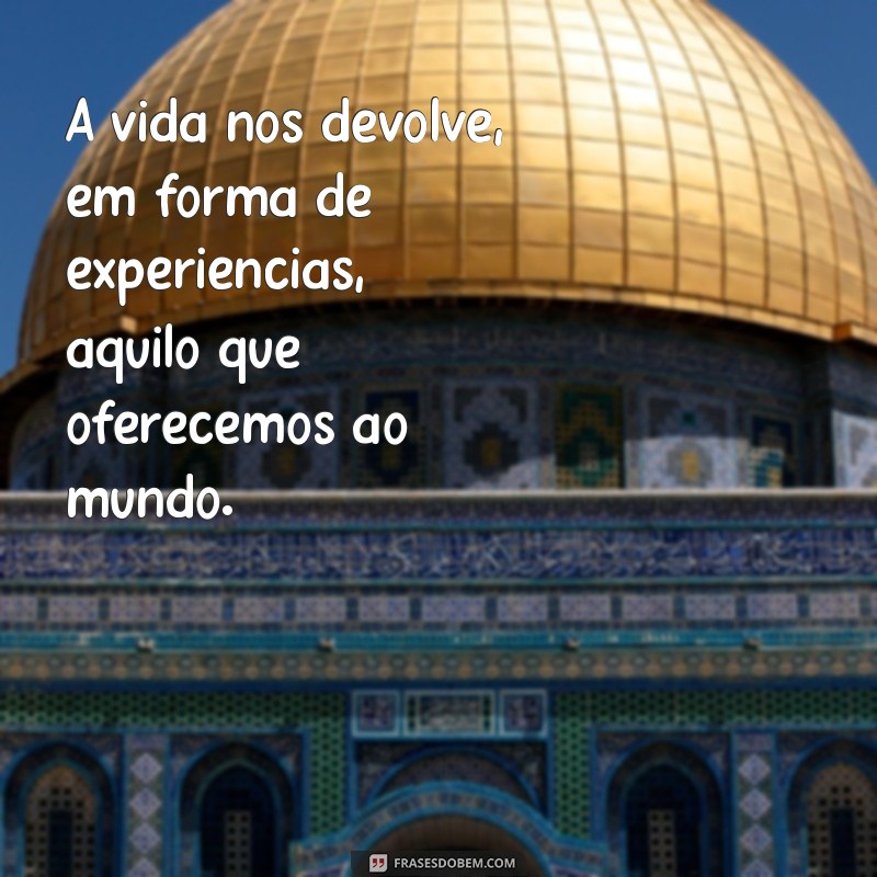 Frases Inspiradoras de Chico Xavier sobre a Lei do Retorno: Reflexões e Aprendizados 