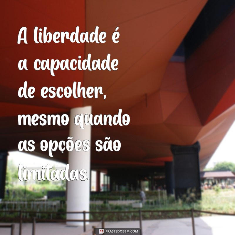 Frases Inspiradoras de Aldous Huxley: Reflexões sobre Vida e Sociedade 