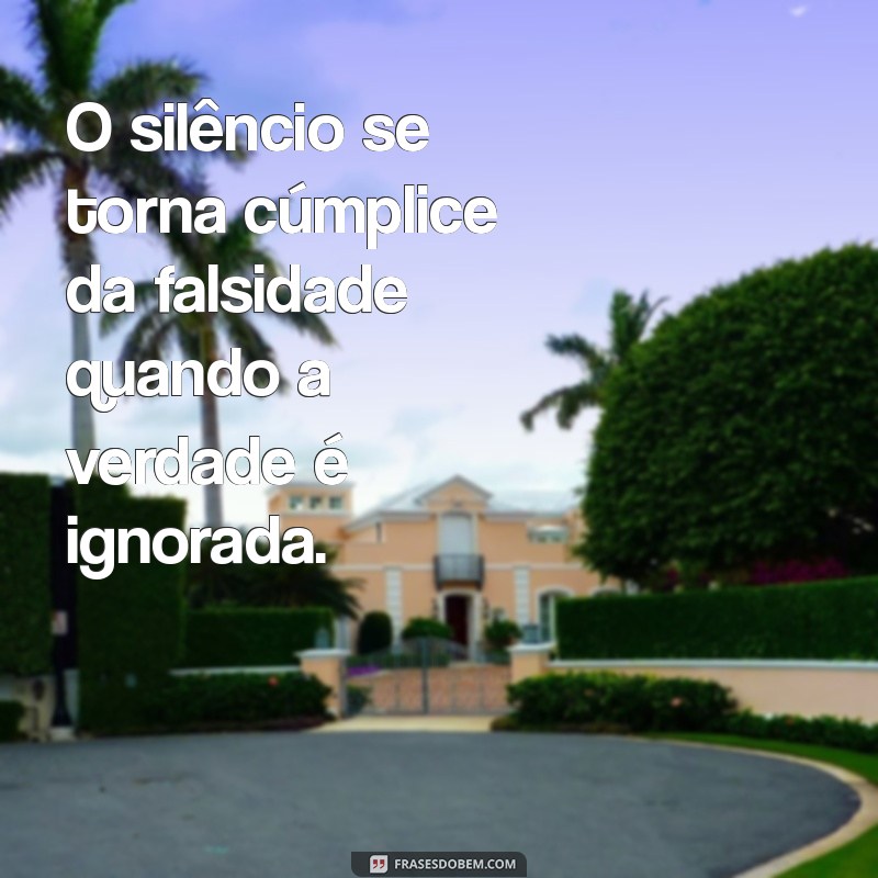 30 Frases de Falsidade no Trabalho: Identifique e Combata a Hipocrisia no Ambiente Profissional 