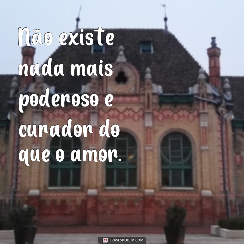 Descubra as mais belas frases de amor de Chico Xavier para inspirar sua vida 